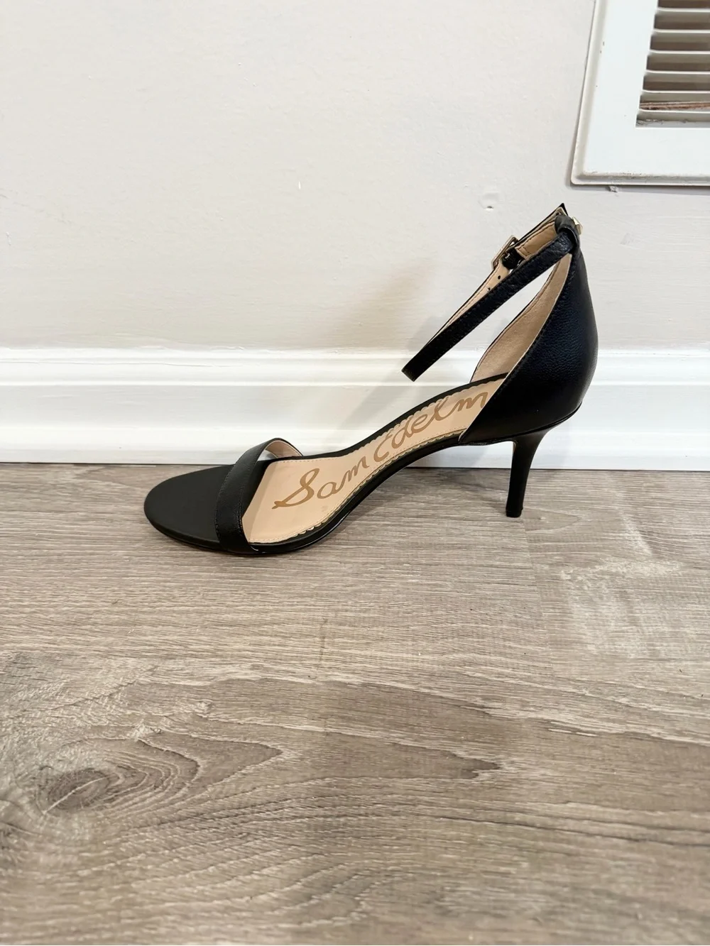 Sam Edelman Black Quiet Luxury Leather Old Money Classic 3” Heels Sandals Size 9